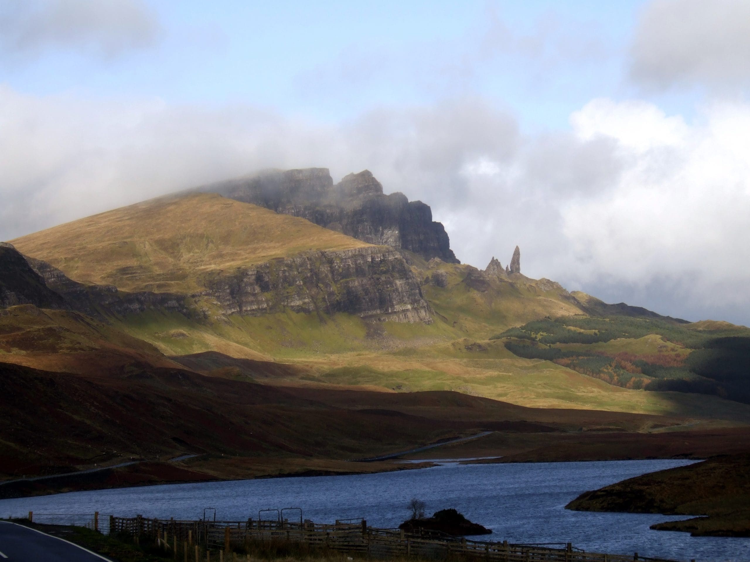 Publication Day Blog: Dreaming Under an Island Skye – Lisa Hobman